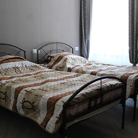 Guest House On Gia Abesadze Street 트빌리시 외부 사진